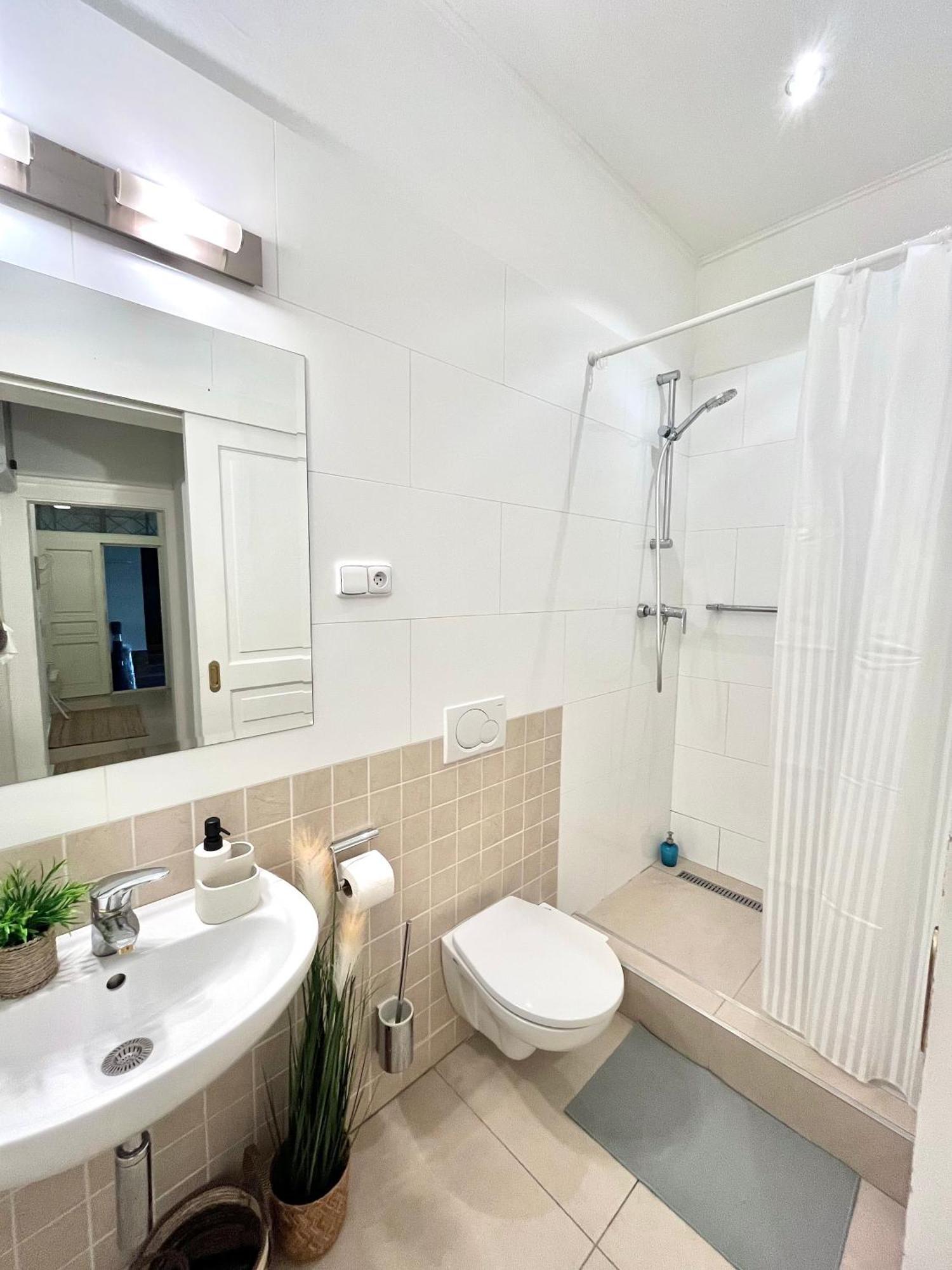 Apartment Mia - Old Town, Ac Bratislava Luaran gambar